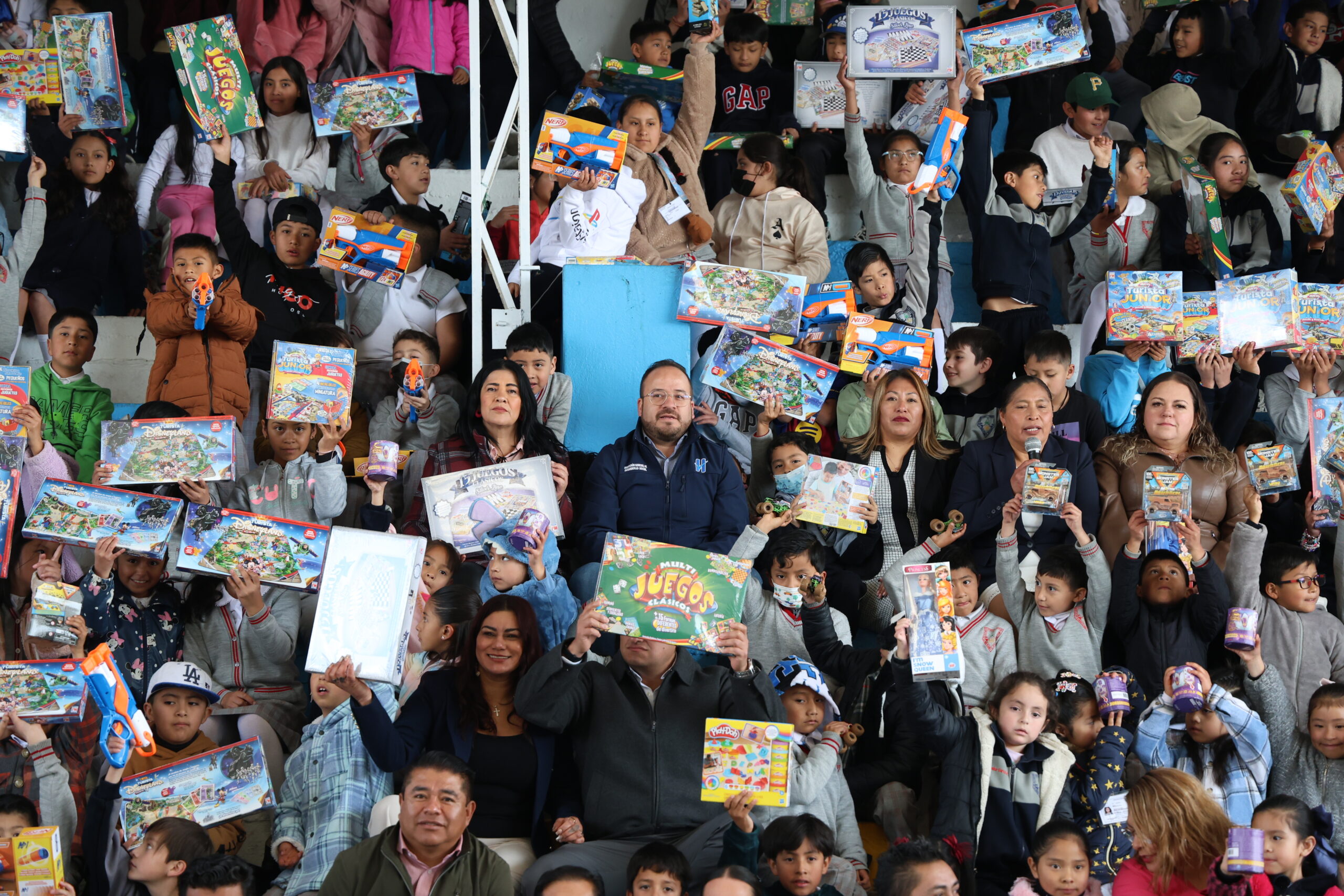 Concluyen con reparto de 26 juguetes en Huixquilucan