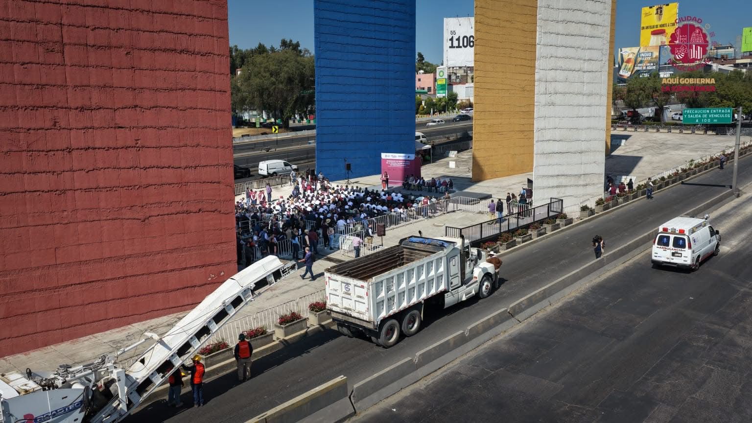 Inician repavimentación de Periférico en evento en las Torres de Satélite