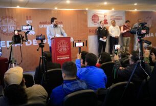 El presidente municipal de Naucalpan, Isaac Montoya Márquez, anuncia los proyectos para este año