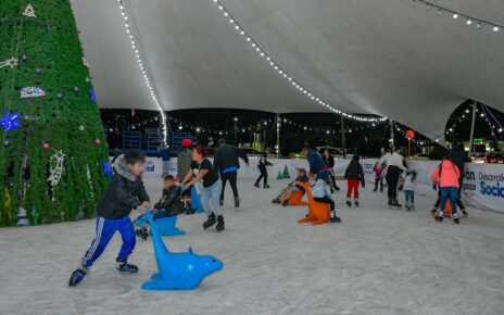 La Villa Navideña con pista de hielo y circo sobre hielo fue la delicia de familias en Atizapán de Zaragoza