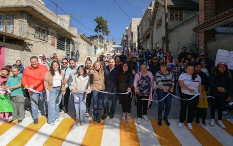 Cuatro calles repavimentadas entregó el alcalde de Atizapán de Zaragoza, Pedro Rodríguez Villegas
