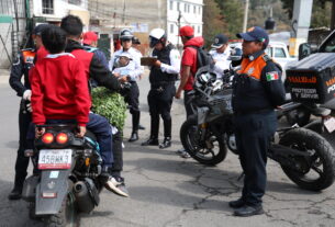 Aseguran motos por circular sin documentos, ni equipo y exceso de tripulantes en Huixquilucan