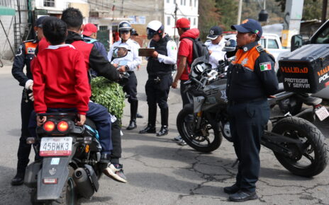 Aseguran motos por circular sin documentos, ni equipo y exceso de tripulantes en Huixquilucan