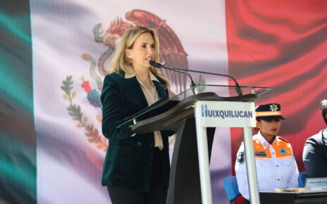 Romina Contreras exhorta a la unidad en Día de la Bandera
