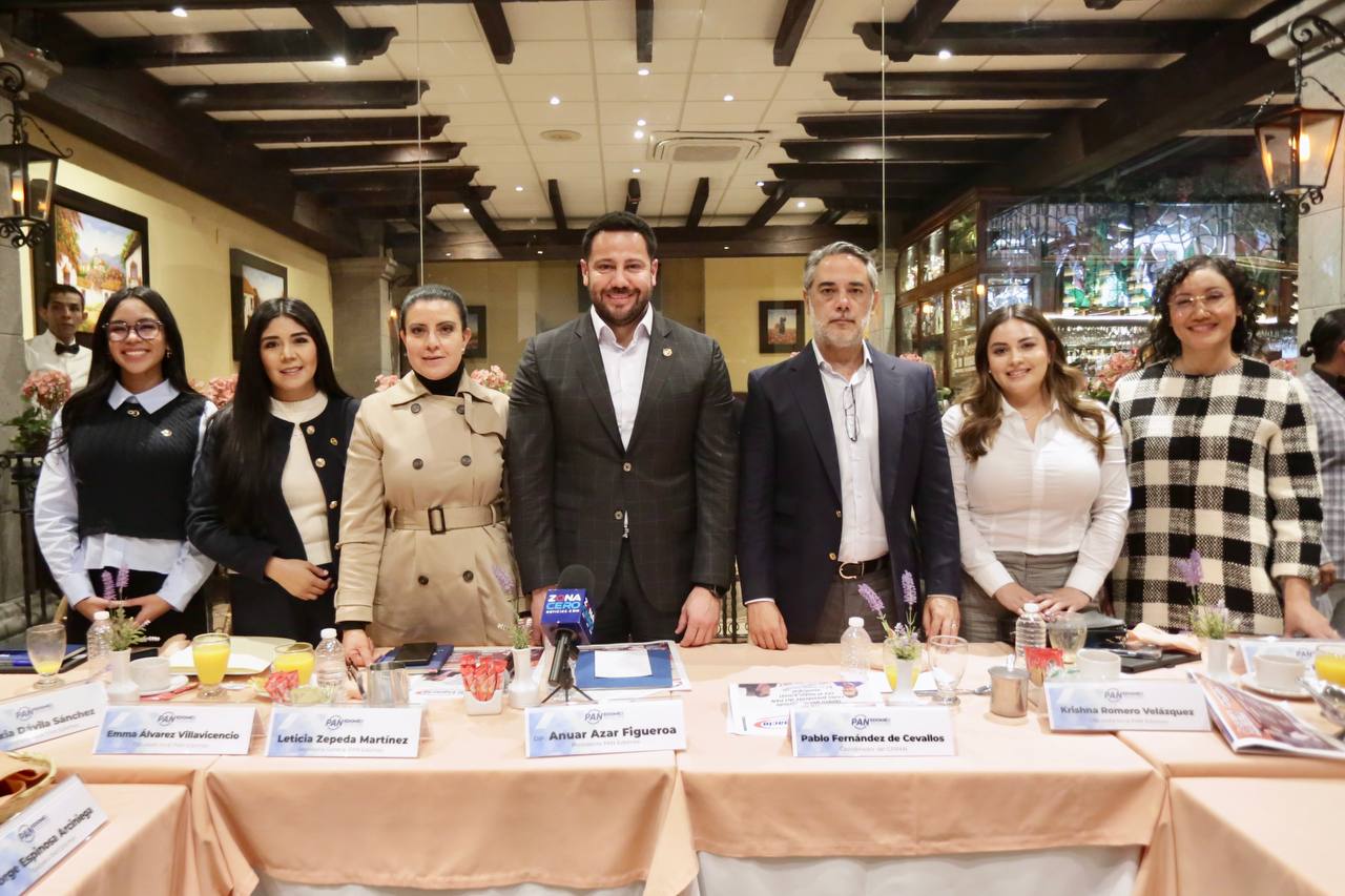 Diputados del PAN Estado de México, encabezados por Pablo Fernández de Cevallos y Anuar Azar Figueroa en rueda de prensa