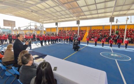 Arcotecho entregó Pedro Rodríguez en escuela Primaria Emiliano Zapata