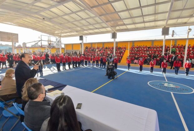 Arcotecho entregó Pedro Rodríguez en escuela Primaria Emiliano Zapata