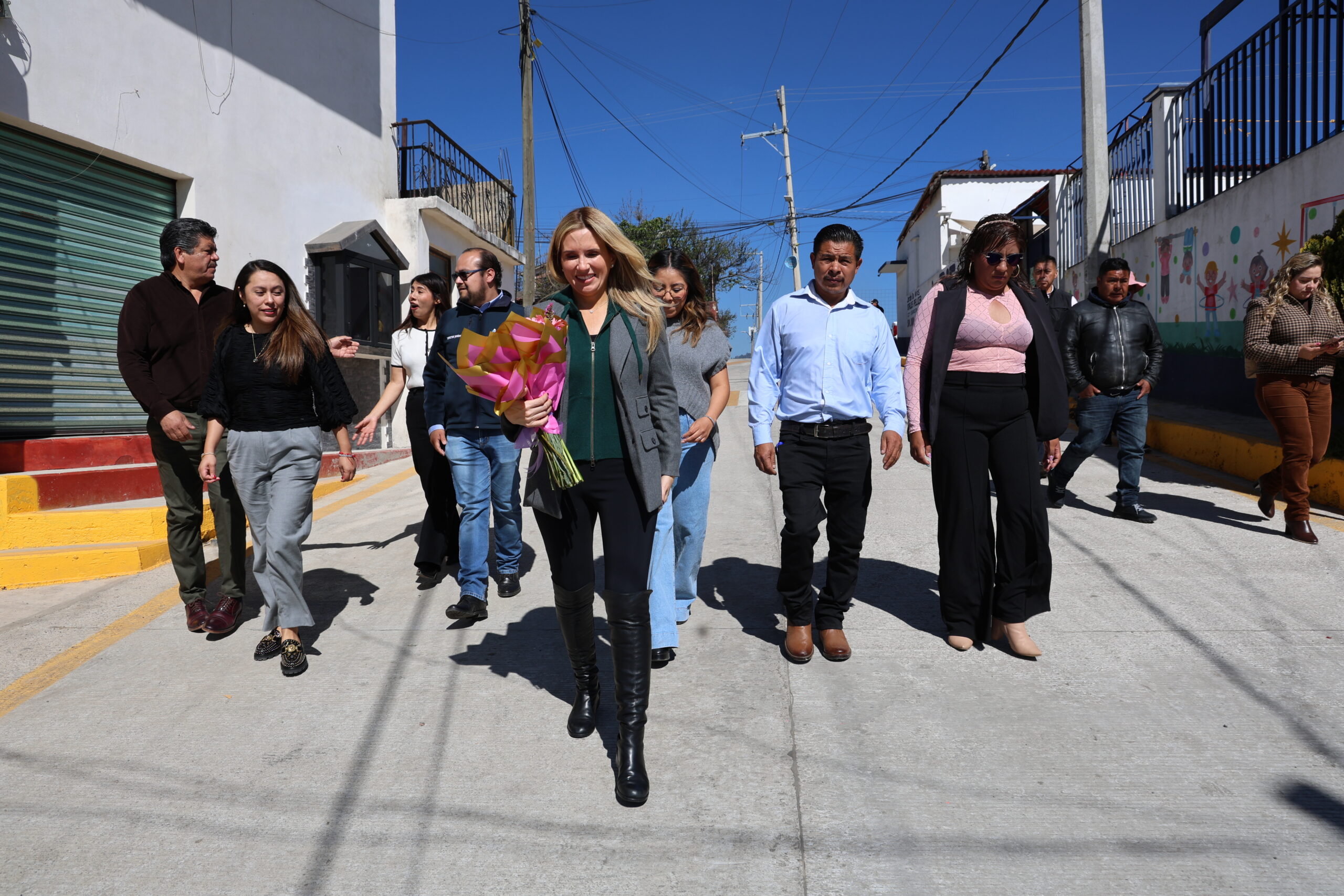 La alcaldesa Romina Contreras entrega dos calles repavimentadas con concreto hidráulico