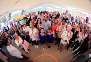 En Santa Cruz del Monte, Alcalde Isaac Montoya entrega parque recuperado