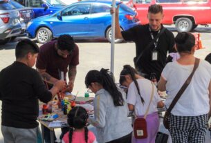 Niños en taller creativo en nuevo espacio de El Molinito, Naucalpan