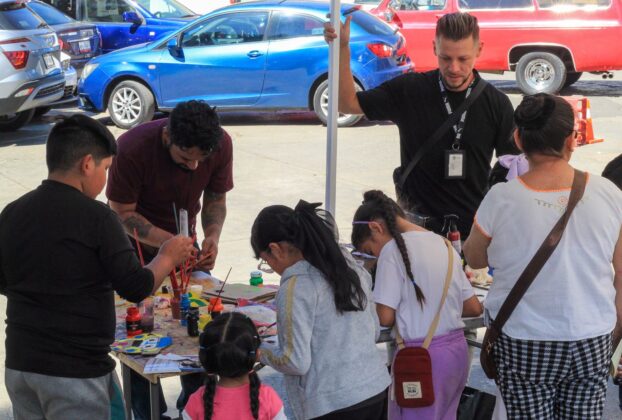 Niños en taller creativo en nuevo espacio de El Molinito, Naucalpan