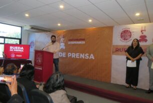 Isaac Montoya en rueda de prensa