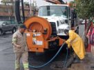 Personal de OPDM limpia alcantarillas para evitar inundaciones en Tlalnepantla