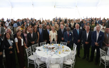 Senador Enrique Vargas del Villar, alcaldesa de Huixquilucan, Romina Contreras, presidente de Coparmex Metropolitano, Alfonso Ramos Cardona