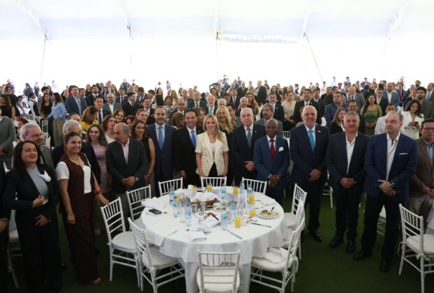 Senador Enrique Vargas del Villar, alcaldesa de Huixquilucan, Romina Contreras, presidente de Coparmex Metropolitano, Alfonso Ramos Cardona