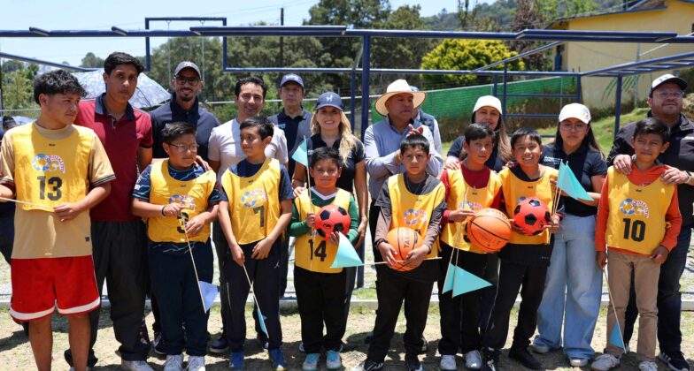 Equipos deportivos y gimnasio entregó la alcaldesa Romina Contreras