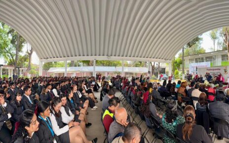 Entregan arcotecho en Normal de maestros de Tlalnepantla