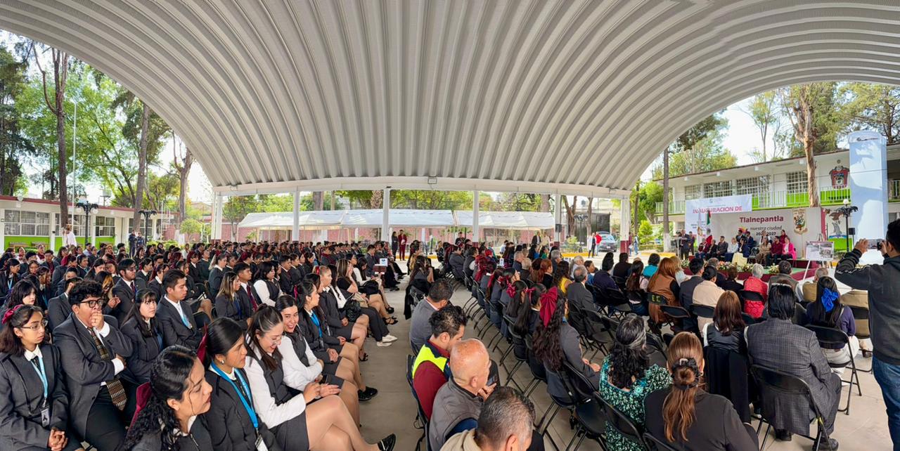 Entregan arcotecho en Normal de maestros de Tlalnepantla