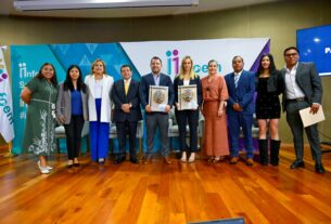Los sistemas DIF y Aguas de Huixquilucan reciben reconocimiento de INFOEM