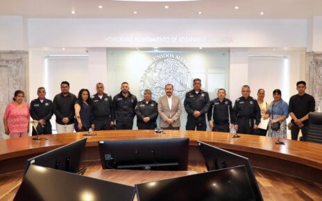 Reconocimiento a seis policías que concluyen labor en favor de atizapenses