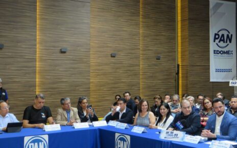 Agrupaciones sociales y el PAN firman convenio