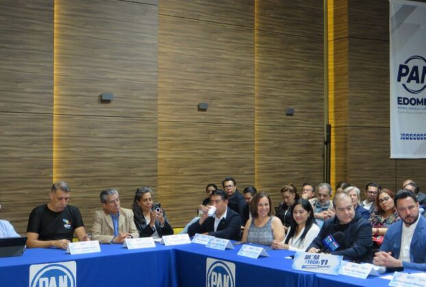 Agrupaciones sociales y el PAN firman convenio