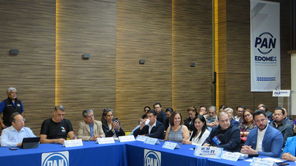 Agrupaciones sociales y el PAN firman convenio