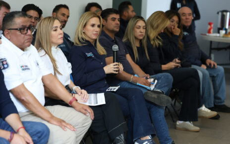 Alcaldesa Romina Contreras y directores escuchan a colonos de fraccionamientos de Huixquilucan