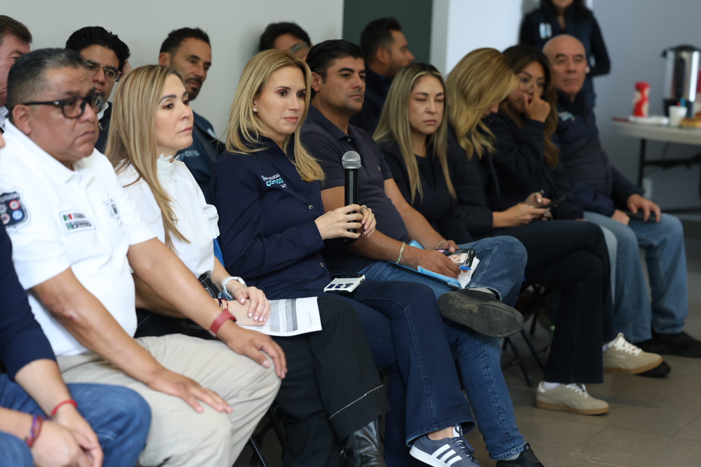 Alcaldesa Romina Contreras y directores escuchan a colonos de fraccionamientos de Huixquilucan