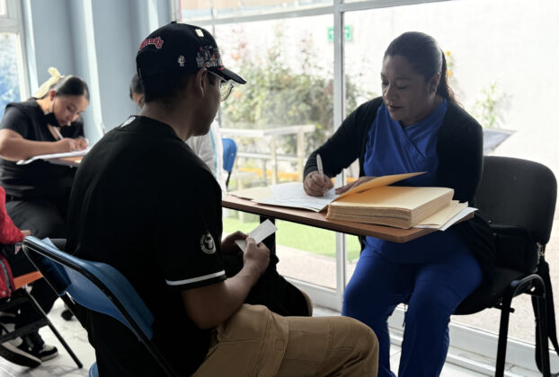 Hombres reciben información sobre planificación familiar de Gobierno de Huixquilucan