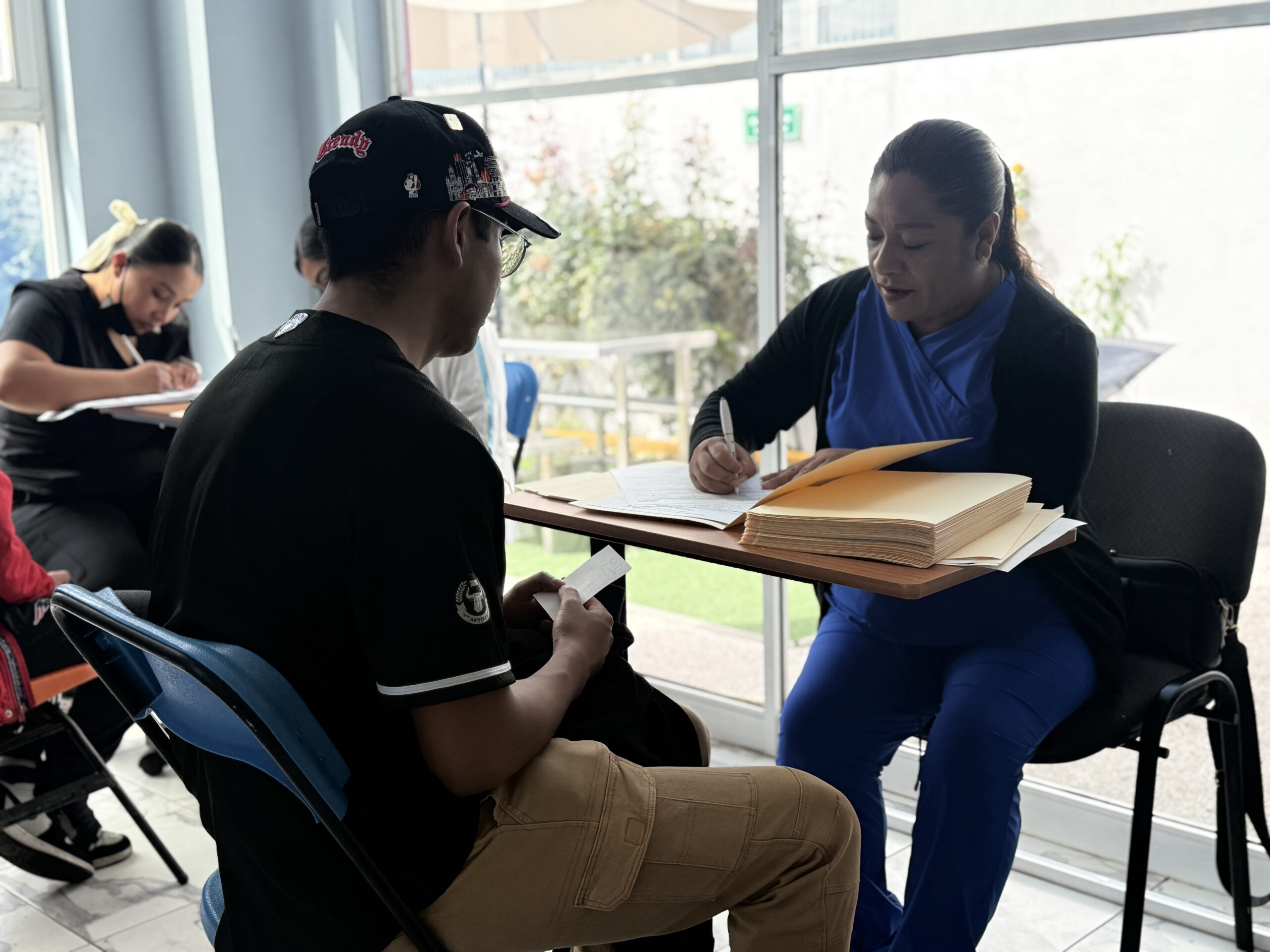 Hombres reciben información sobre planificación familiar de Gobierno de Huixquilucan
