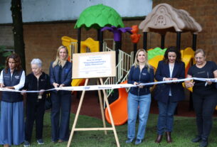 Romina entrega módulo de juegos infantiles