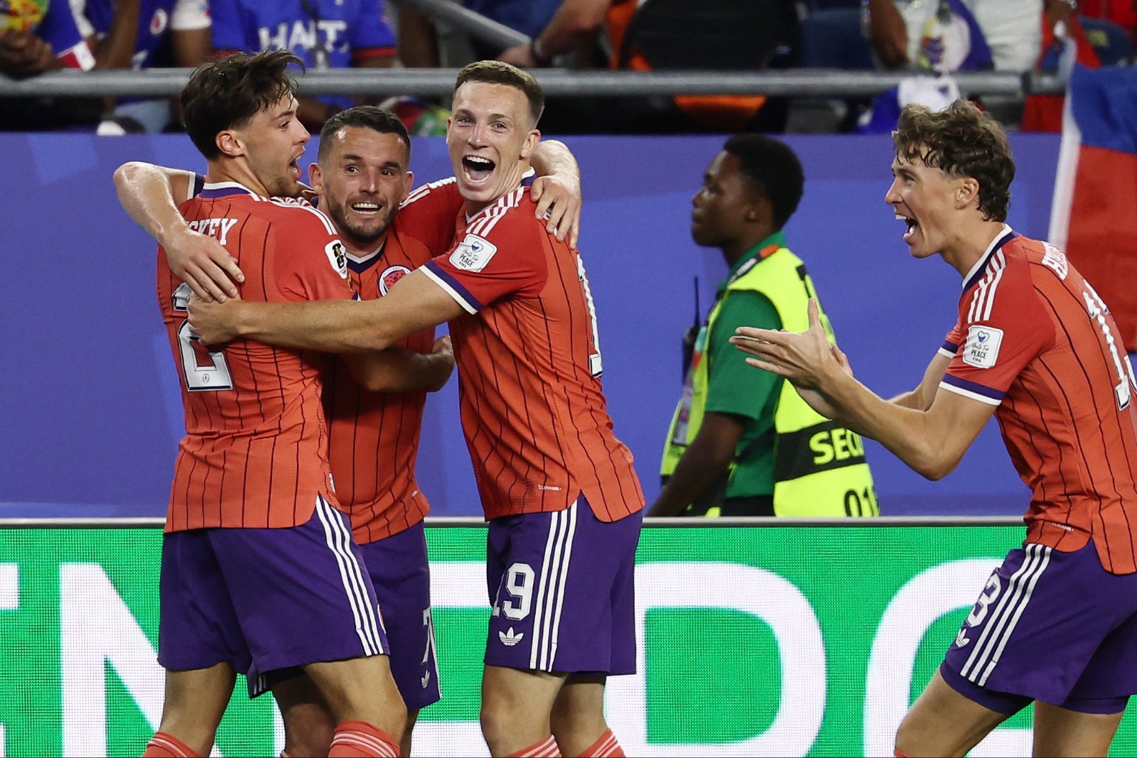 Escocia pasó sobre Haití y va primero sobre Brasil y Marruecos