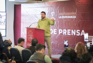 Isaac Montoya, alcalde de gobierno de Naucalpan, en rueda de prensa