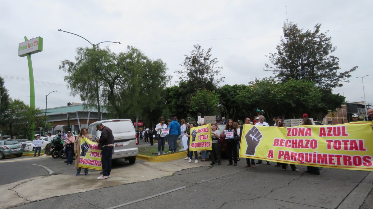 Manifestación en contra de parquímetros, en Ciudad Satélite, Naucalpan