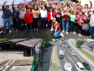 Habitantes de Zona Oriente, el alcalde Raciel Pérez Cruz y más funcionarios de Tlalnepantla en la inauguración de repavimentación de lateral de autopista México Pachuca en San Juanico