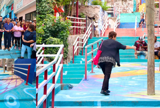 Reconstruyen andador en Tlalnepantla