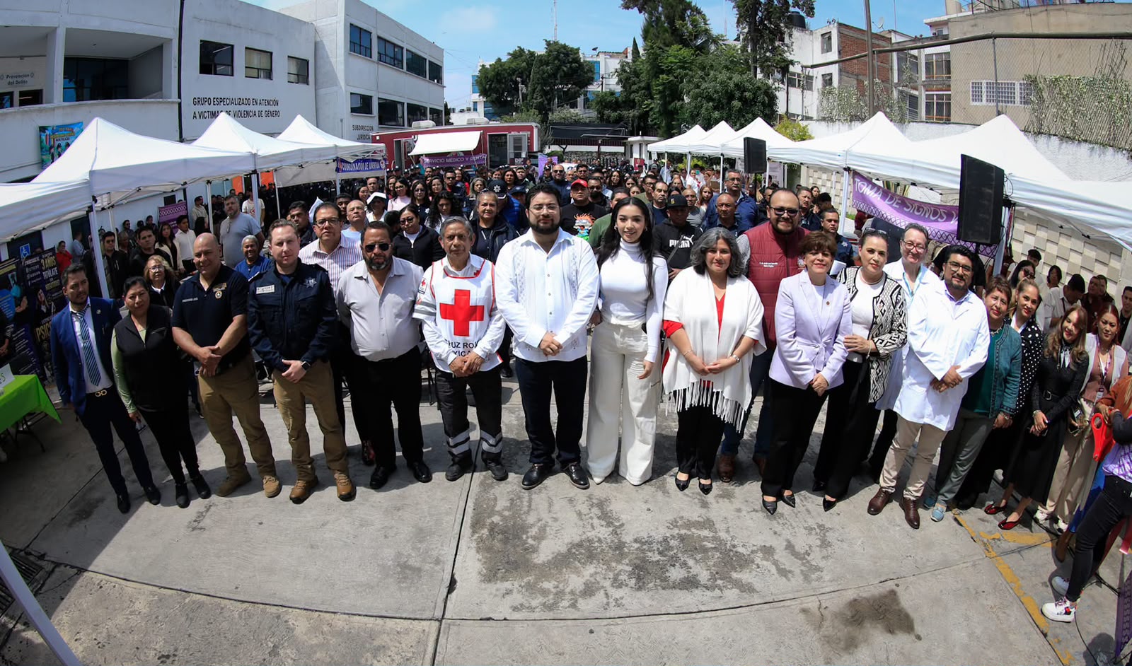 Isaac Montoya, alcalde de Naucalpan organiza jornada de salud para elementos de emergencias