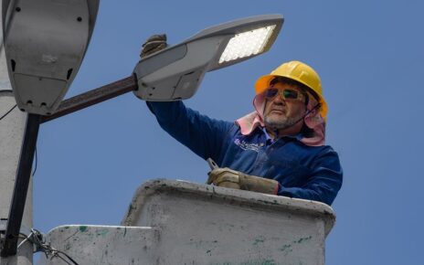 Renuevan alumbrado en sitios públicos de Atizapán de Zaragoza