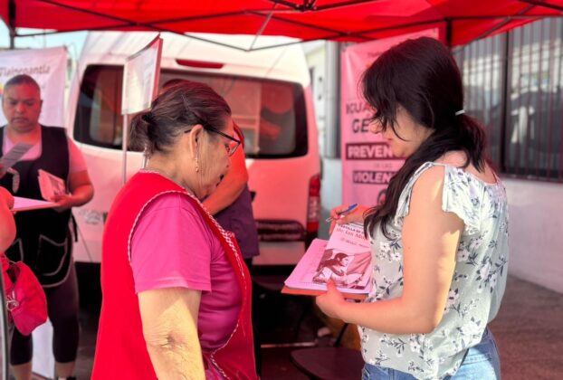 Mujeres son atendidas por la Unidad Violeta del Gobierno de Tlalnepantla