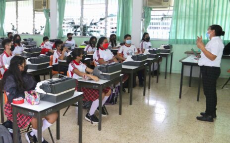 Afecta a padres de familia y colegios eliminación de tasa cero en pagos de colegiatura con tarjeta