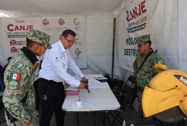 Destruyen armas en explanada de Huixquilucan