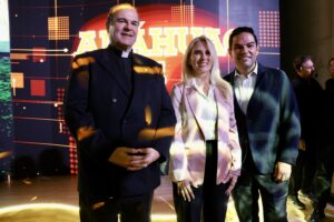 Rector, Cipriano Sánchez García, Romina Contreras y Enrique Vargas