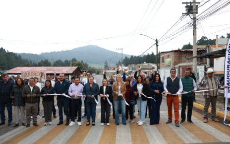 Alcaldesa Romina Contreras vecinos y más funcionarios inauguran carretera Huixquilucan-La Marquesa