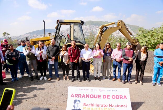 El alcalde de Tlalnepantla, Raciel Pérez Cruz y funcionarios federales y del Estado de México dan banderazo a construcción de Bachilleratos