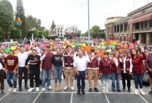 Dirigentes y militantes del partido MORENA, encabezados por Raciel Pérez Cruz en Tlalnepantla