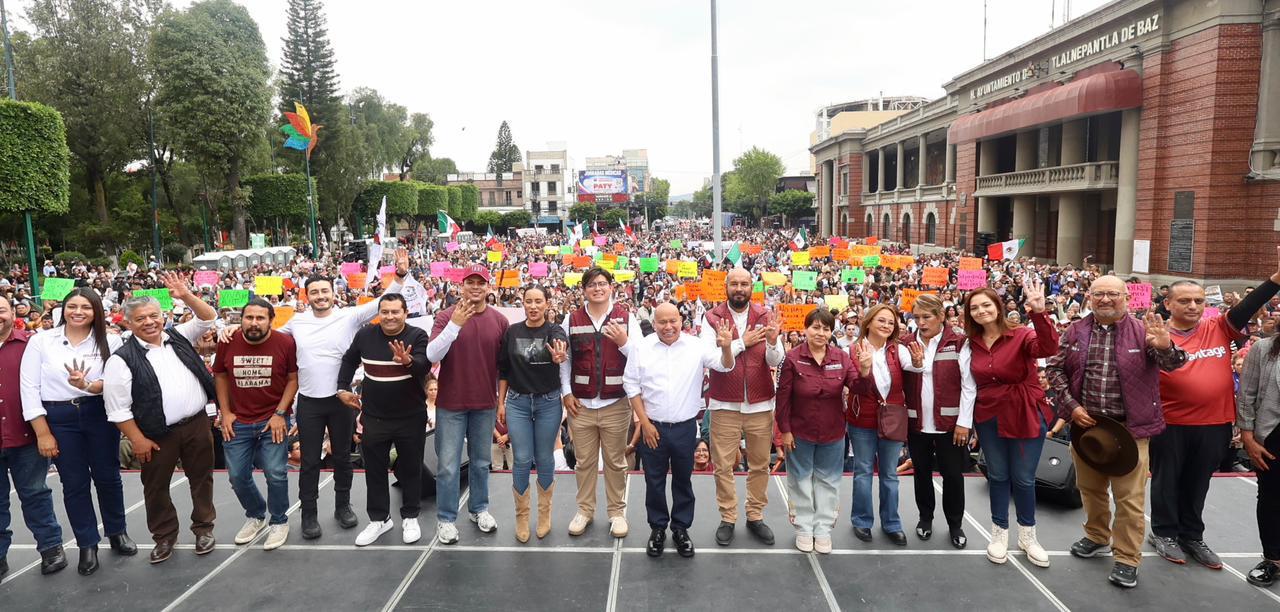 Dirigentes y militantes del partido MORENA, encabezados por Raciel Pérez Cruz en Tlalnepantla