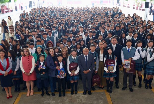 Gobierno de Tlalnepantla, Raciel Pérez Cruz, arranca ciclo escolar en secundaria Moisés Sáenz