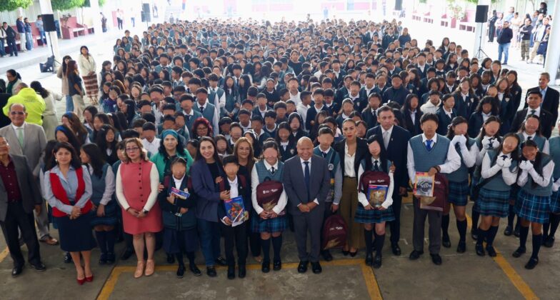 Gobierno de Tlalnepantla, Raciel Pérez Cruz, arranca ciclo escolar en secundaria Moisés Sáenz