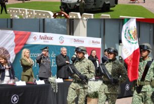 Alcaldesa de Huixquilucan, Romina Contreras, rector de la Anáhuac, Jesús Villagrasa Lasaga y mandos de SEMAR y SEDENA